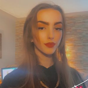 Meet your Posher, Ava